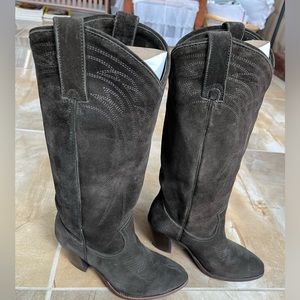 Frye Ilana Suede Western boots. Size 6.5
